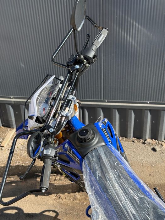 Мотоцыкл.     Yaqi