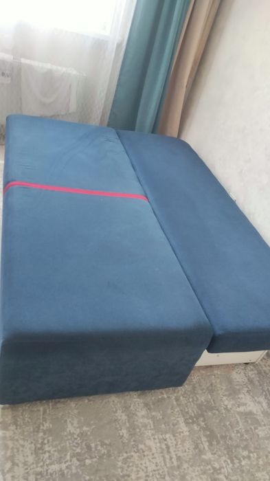 Продаю Диван в хорошем состоянии срочно