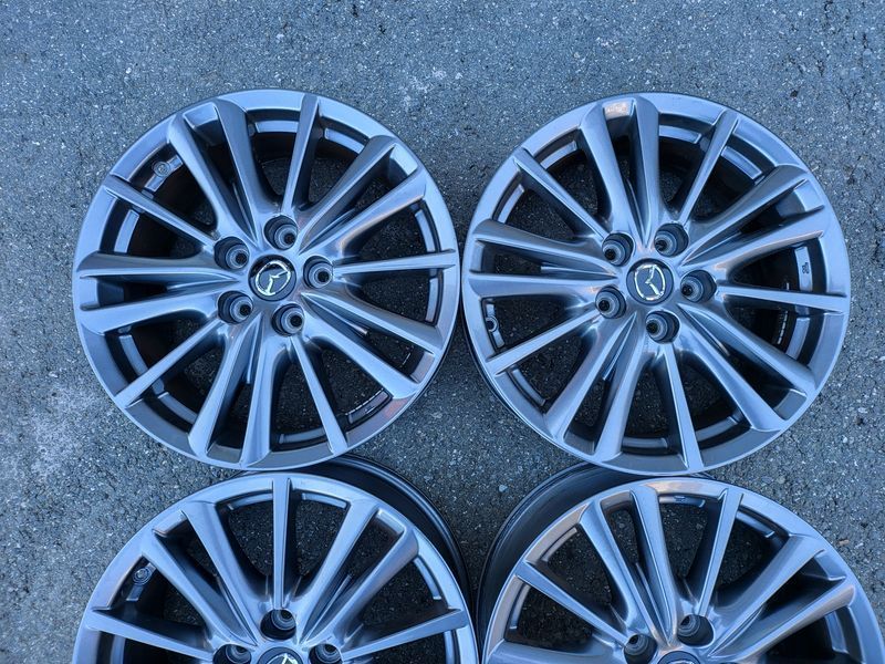 17цола Mazda 5x114.3 Мазда 5х114.3 Оригинални 4бр