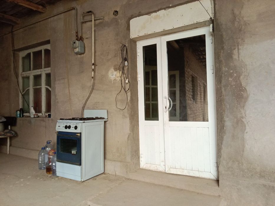 Uy sotiladi Qibray tumani Gilam bazasida 4,5 sotiq