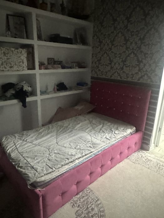 Продам кровать для делвчке в отличном состоянии цена 45 тыс