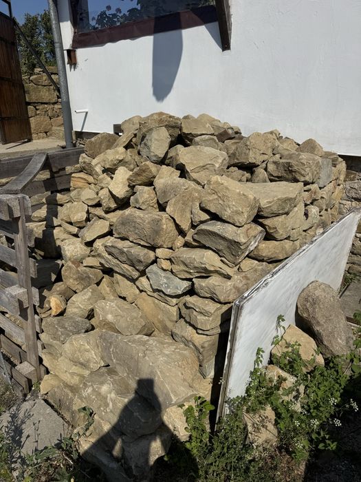 Камъни за основа