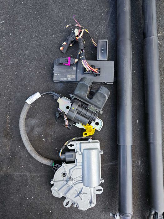 Електрически багажник VW Tiguan 2021 Комплект с копче и амортисьори