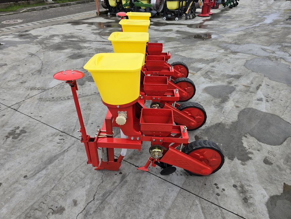 Semanatoare porumb mecanica 4 sectii