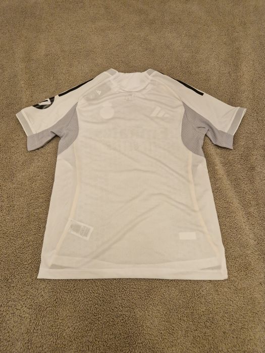 Real Madrid 25 26, marimea L