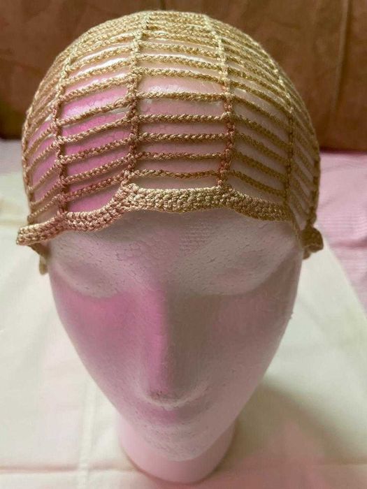 Вязанные шапочки ручной работы