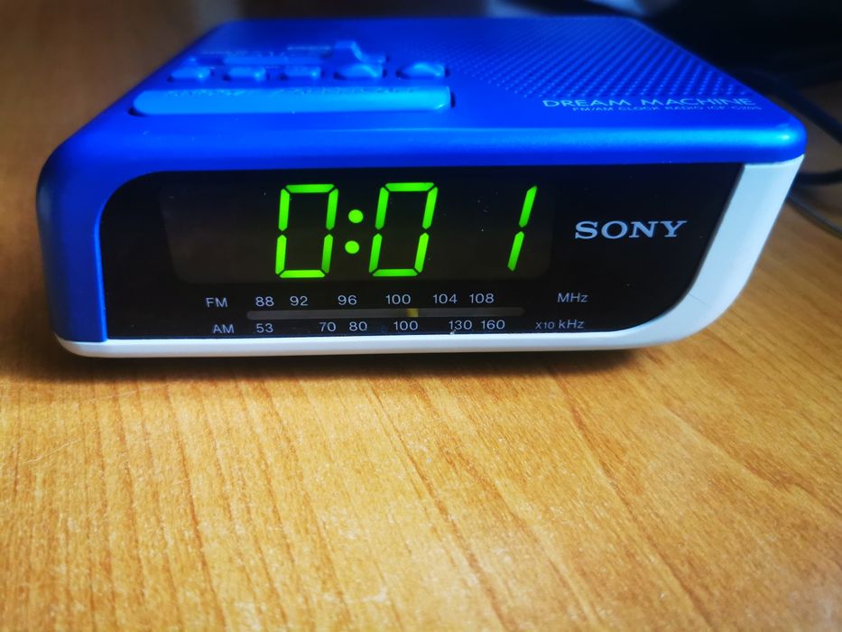 Radio cu ceas Sony