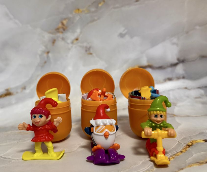 Продам фигурки киндер