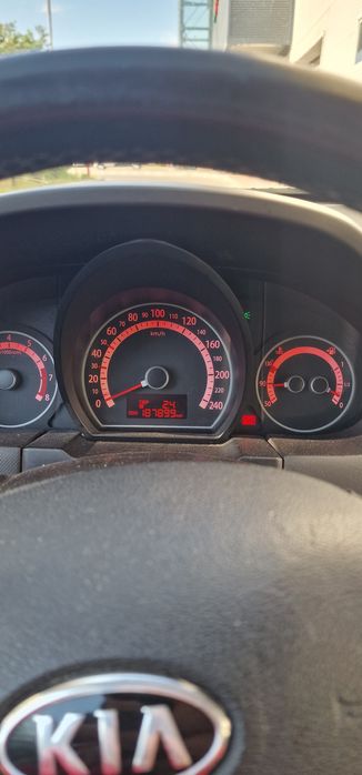 Kia ceed  1.6 16v Dohc an 2010