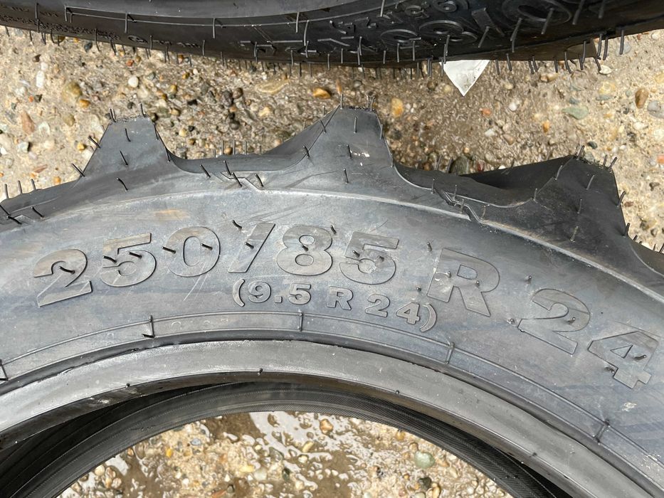 250/85R24 Anvelope Tubeless Garantie Cauciucuri 9.5-24 OZKA