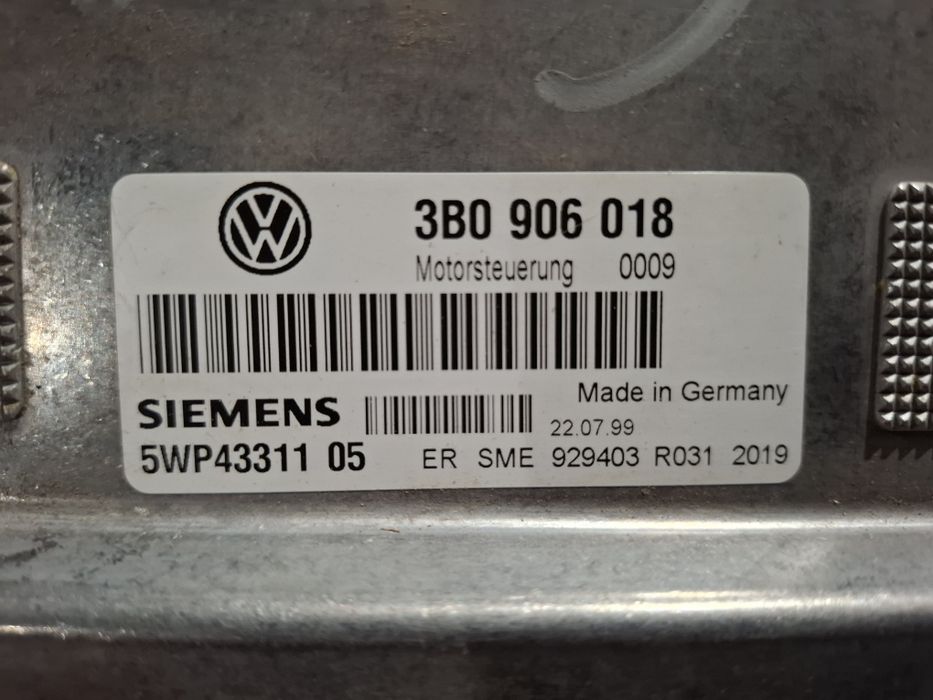 Блок управления двигателем 1,6 Пассат Б5
