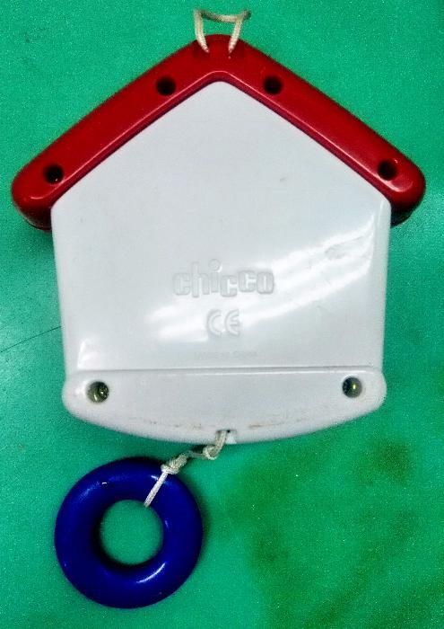 Бебешка музикална играчка Chicco свиреща механична музикална кутия