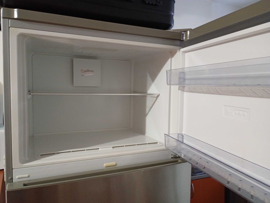 Frigider Beko NoFrost cu usi din inox... fă o ofertă