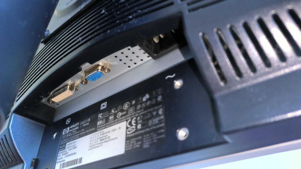 Монитор HP L1925 19 Инча 75Hz 1280x1024 4:5. DVI-I/VGA