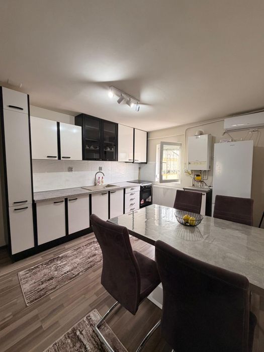 Apartament 3 camere, et.4 Micro 4