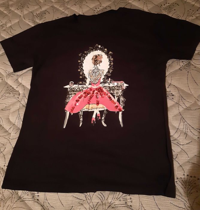 Блузи и тениски 10лв/бр