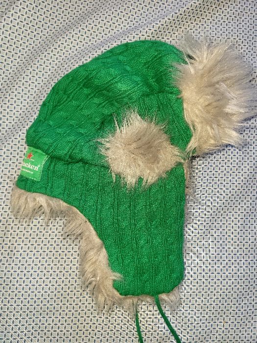 Продавам шапка Haineken