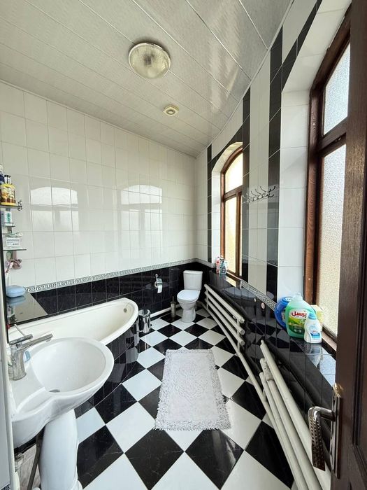 Продаётся дом с большим участком земли