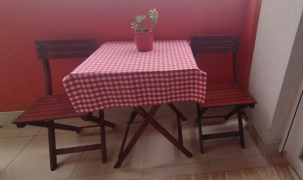 Set masa cu 2 scaune pliabile