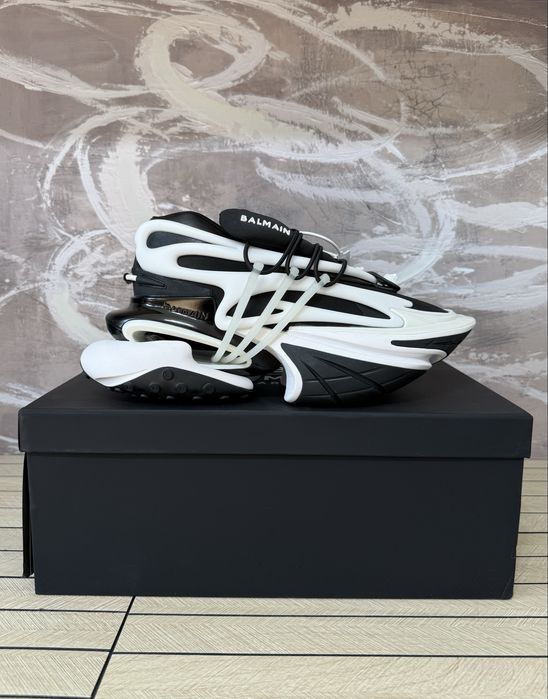 Balmain Unicorn Black White