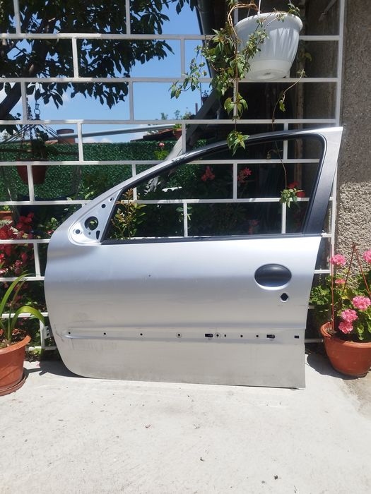 Предна Лява врата за Пежо 206(Peugeot 206)
