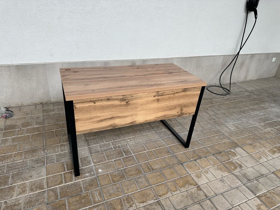 Продается офисный стол в отличном состоянии 3 шт