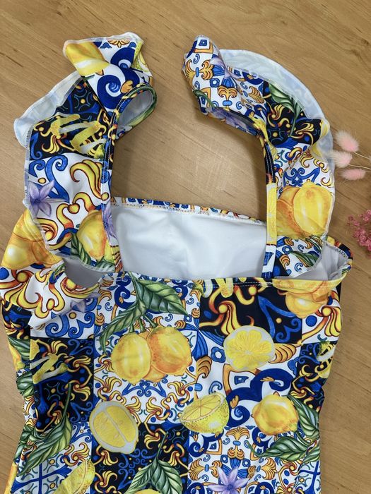 Цял бански с принт лимони