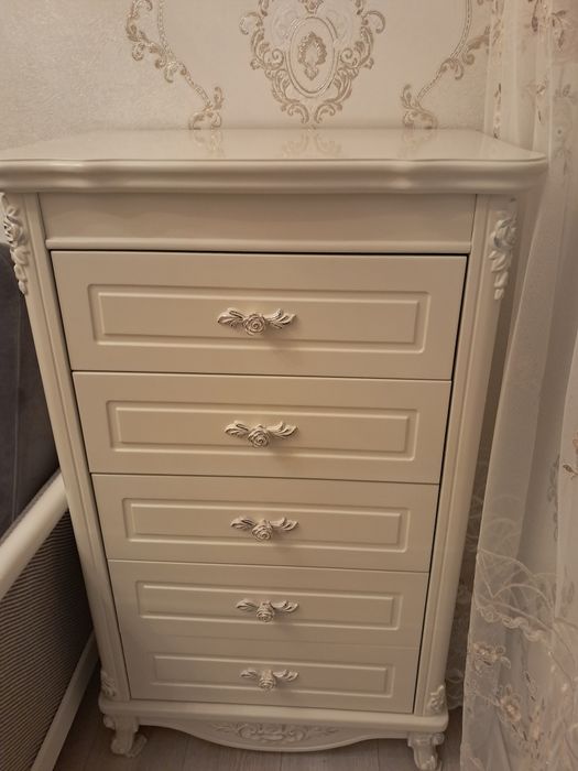 Продам бельевой комод ,дерево . Тумба .