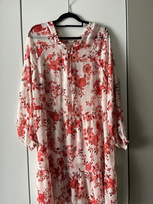 Costum cu pantalon de vanzare