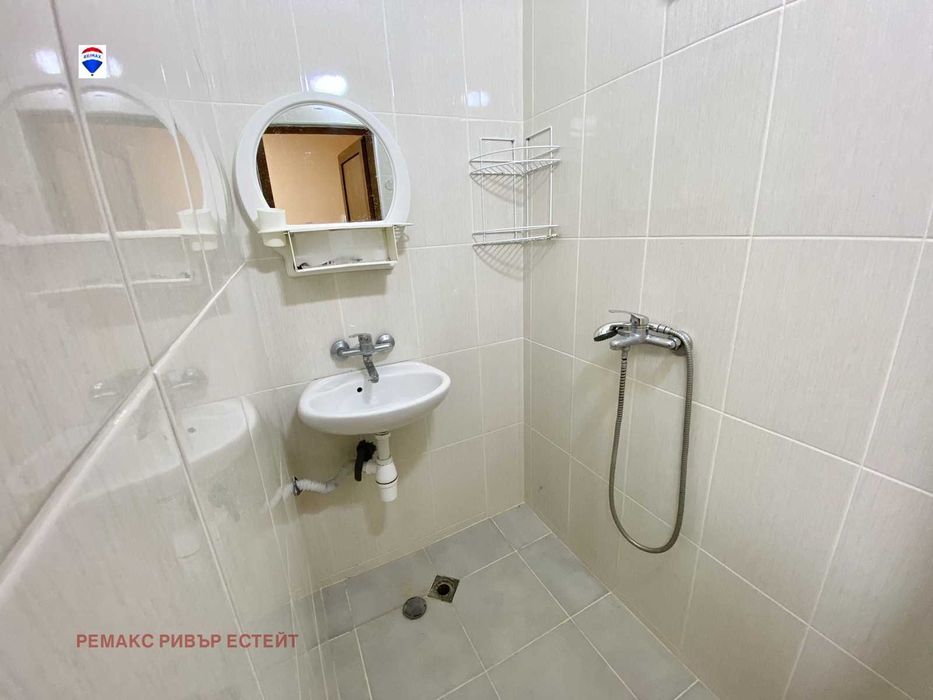 Продава се Двустаен апартамент в Русе, Чародейка - Юг - 68 кв.м за 1117 €/кв.м - Снимка #9