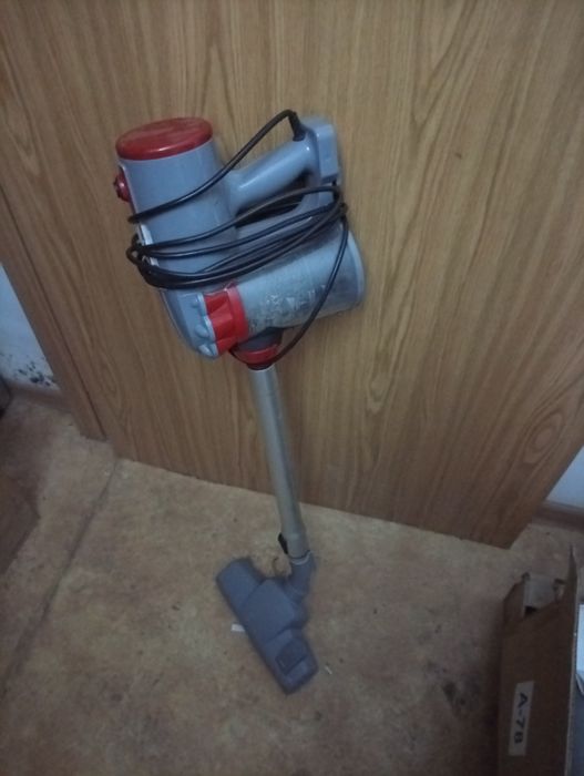 Пылесос Дайсон Dyson и проводной пылесос