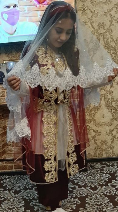 Kelin salomga kiyiladigan koyne 1 marta kiyilgan toza