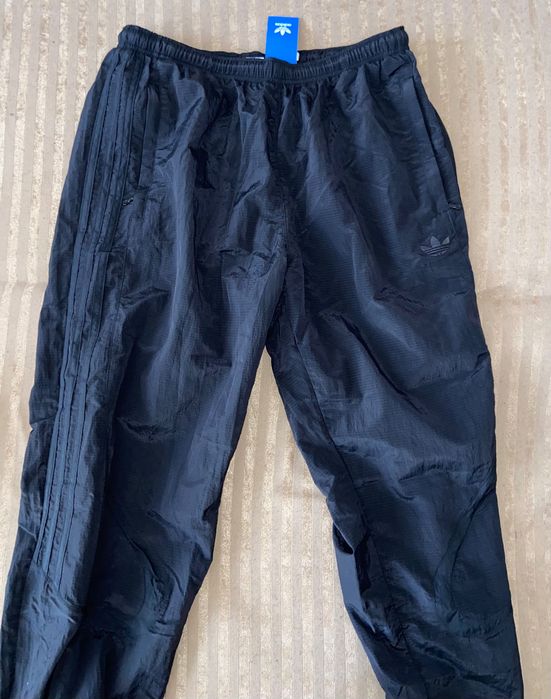 Adidas originals tracksuit/екип *ЧИСТО НОВ*