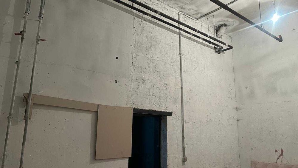 Помещения в паркинге для хранения.