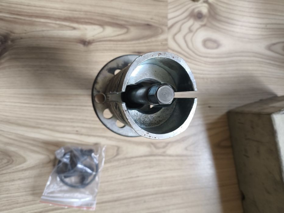 Немска скоба Gedore KL-0041 за сваляне на колесни лагери