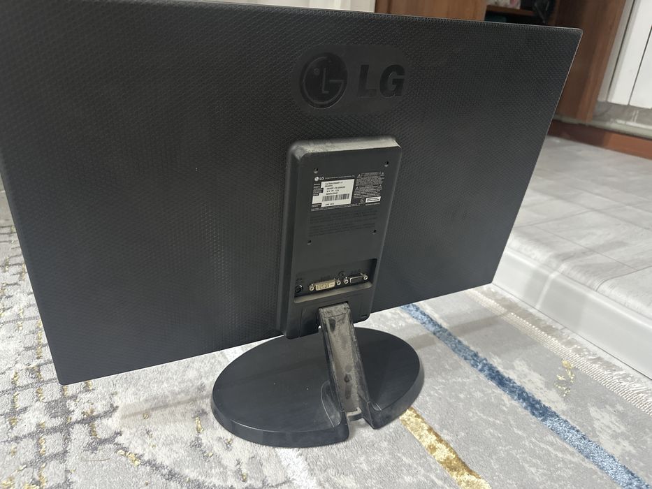 Монитор LG EA53.