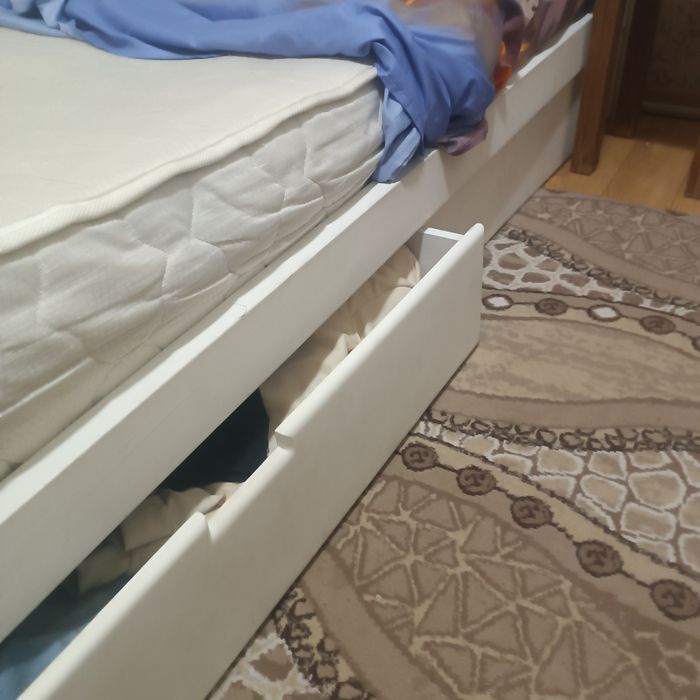 Продам кровать в хорошем состояние