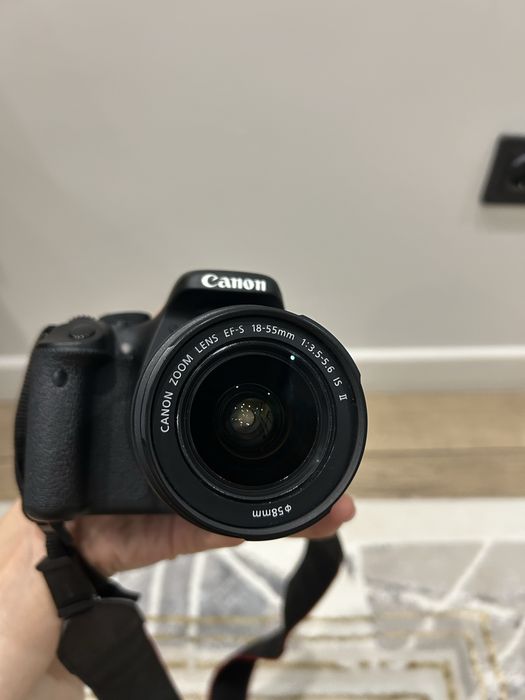 Продается Фотокамера Canon EOS 600D