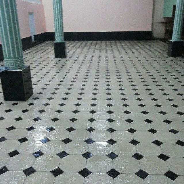 Брусчатка териш хизмати — профессионал ёндашув ва ишончли натижа.