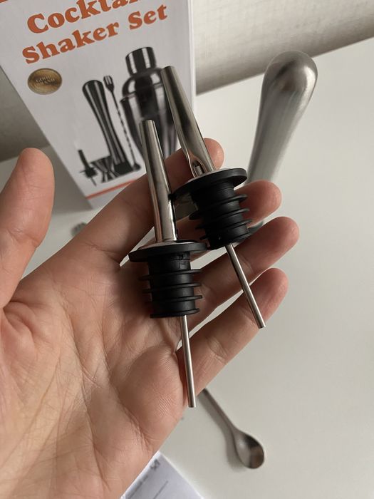 Нов комплект за коктейли - 6 части, шейкър