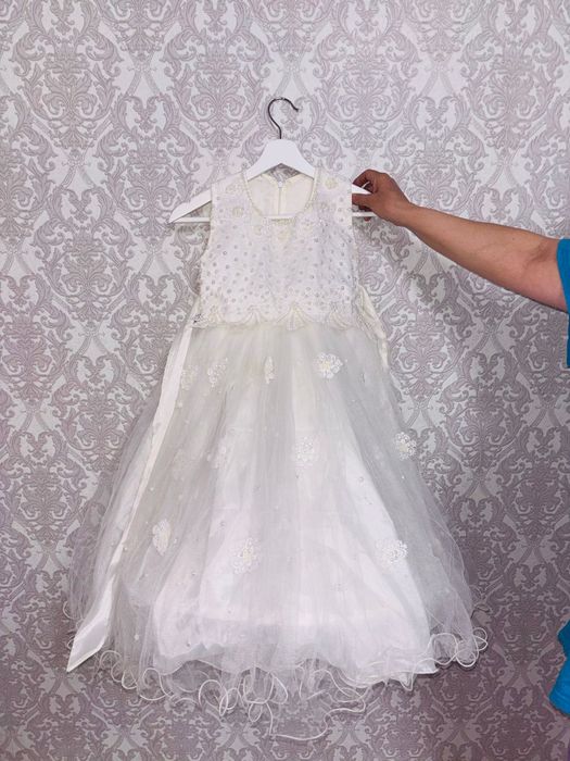 Платье для девочки 8-10 лет на утренник