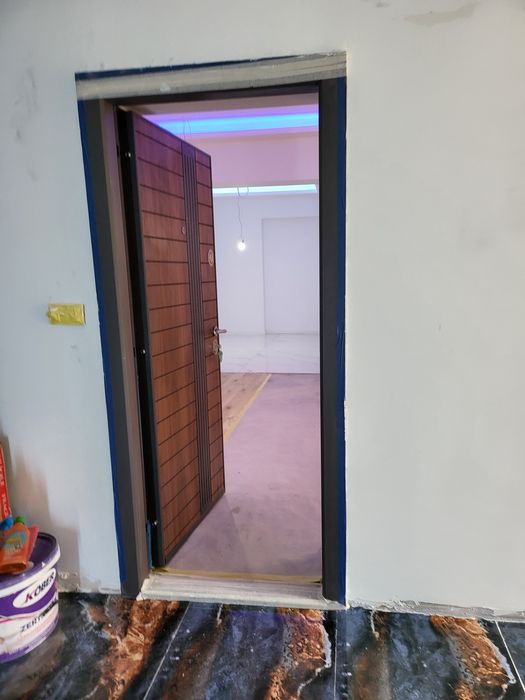 Apartament central busteni vând sau schimb cu Mașina -/+ diferența