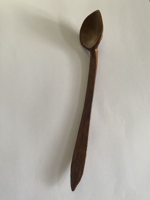 Дървена дялана лъжица