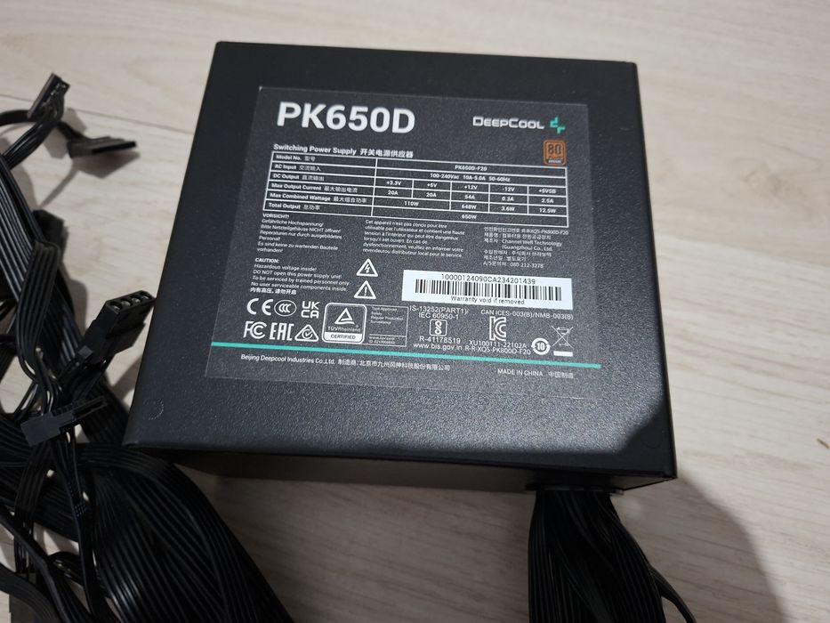 Блок питания 650w в отличном состояний