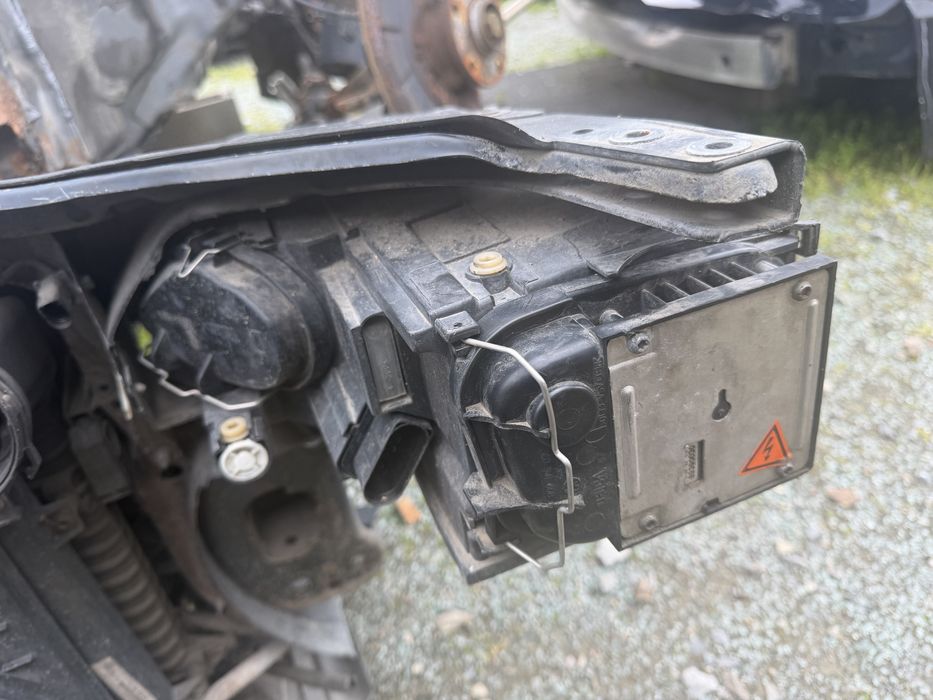 VW Passat B6 Комплект Bi-Xenon оригинални фарове