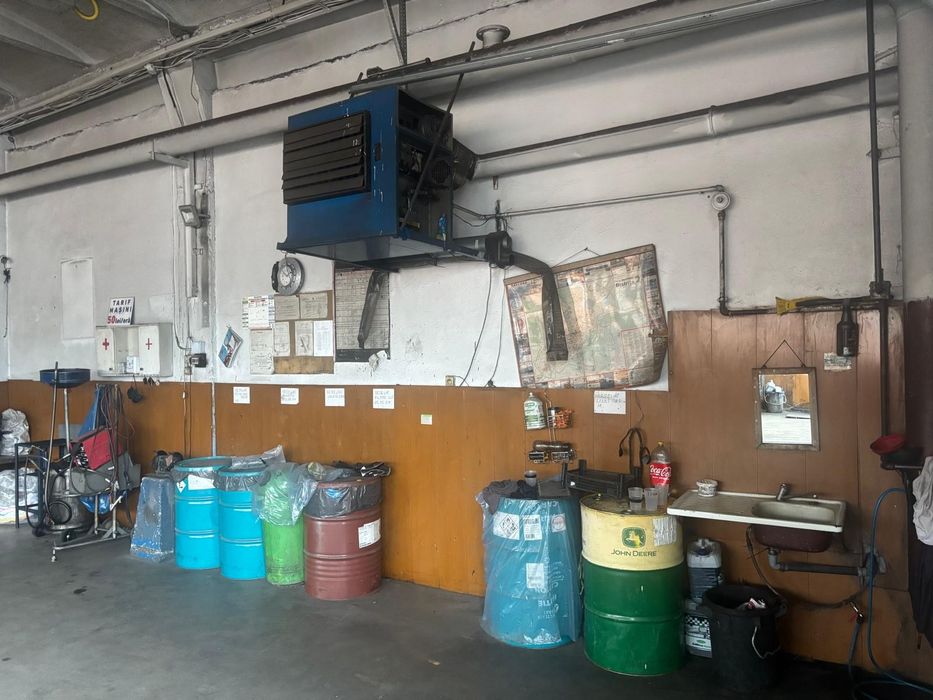 Societate comerciala cu service auto echipat și dotat, situat într-un spațiu închiriat