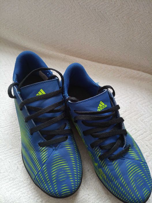 Детски футболни стоножки ADIDAS 33 номер