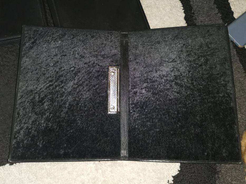 кожени папки за меню