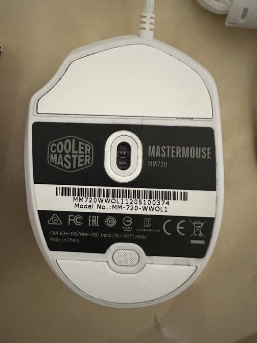 Mouse gaming Cooler Master MM720 ca nou