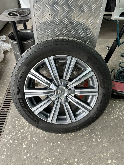 Продам диски   оригинал на лексус 570